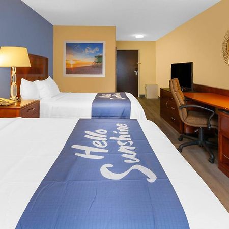 Days Inn By Wyndham Milan Sandusky South Exterior foto